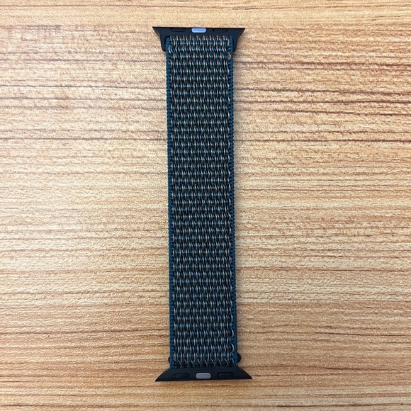 NEW BAND Crimson Green Strap Loop For Apple Watch - Picture 2 of 5